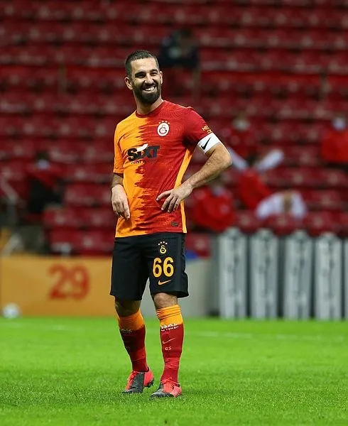 arda-turana-emre-belozoglu-modelifatih-terim-onu-sportif-direktorluk-gorevi-icin-dusunuyor-1625327032455.jpeg İşte Fatih Terim'in Arda Turan planı! Yeni sözleşme imzalanacak mı? - 5