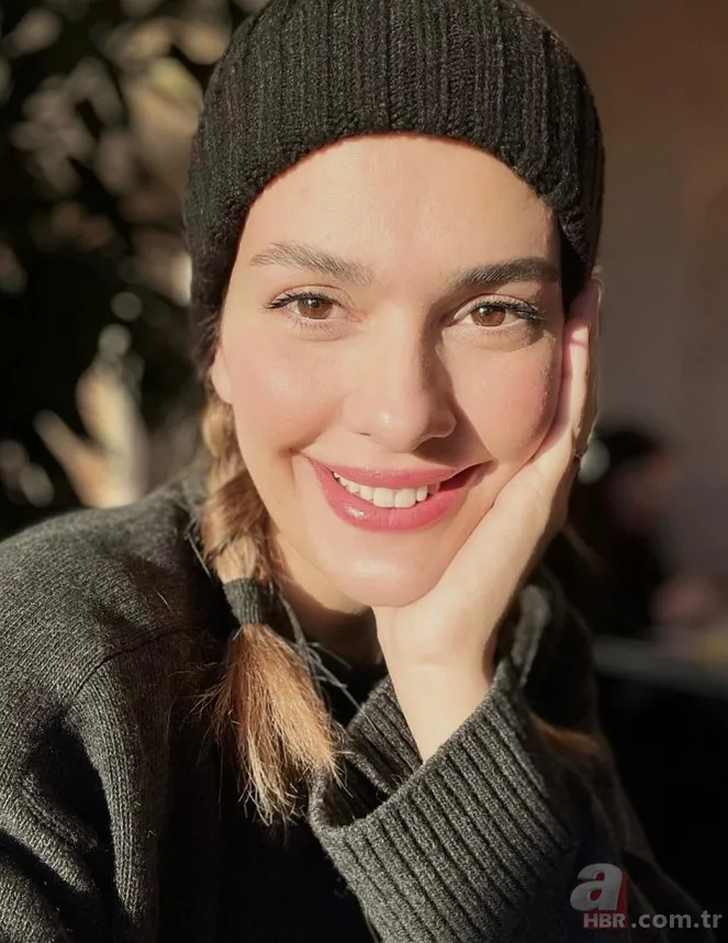 Halit Ergenç'in eşi Bergüzar Korel'in ailesi de oyuncu çıktı! Meğer Yeşilçam'ın iki usta oyuncusu... 5