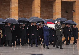 Devlet erkanı Anıtkabir'i ziyaret etti