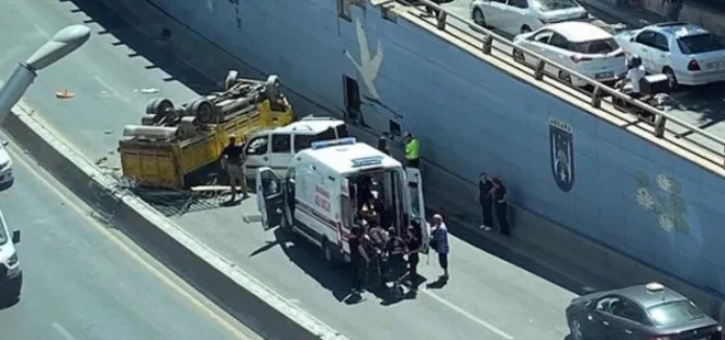 Ankara'da feci kaza: Hafriyat kamyonu alt geçitteki otomobilin üzerine düştü