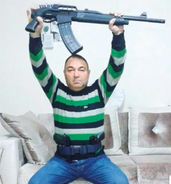 kutlu-ailesinde-bir-cinayet-daha-bu-defa-agabeyi-bir-can-aldi-1625901365361.jpg Kutlu ailesinde bir cinayet daha! Bu defa ağabeyi bir can aldı - 2