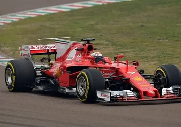 Ferrari yeni Formula 1 aracını tanıttı