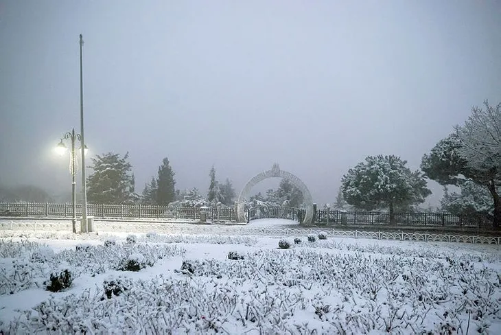 Meteoroloji peş peşe uyardı! İstabul’a kar ne zaman yağacak? Kapıya dayandı... 26 Ocak İstanbul hava durumu