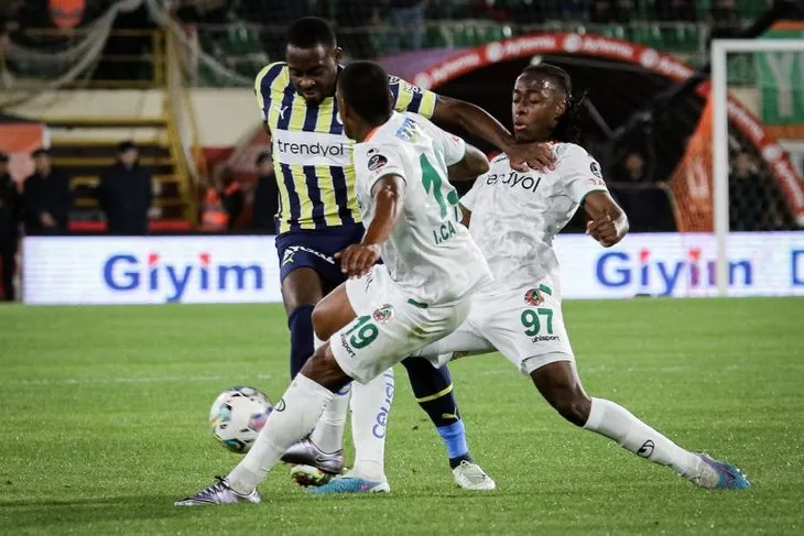 Alanyaspor - Fenerbahçe maçı sonrası olay sözler! Kırmızı kart ve iptal edilen gol...