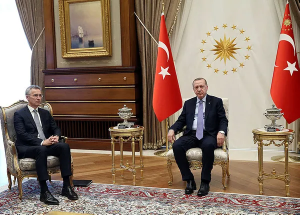 Alman dergisinden Başkan Erdoğan’a alçak sözler! Tek merkezden yönetilen Batı medyası saldırıya geçti | Türkiye’den sert tepki