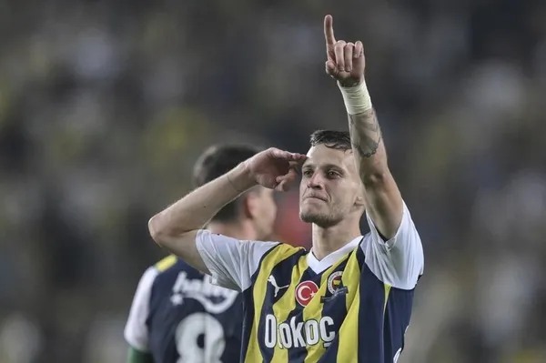 szymanski-super-lig-tarihine-gecti-fenerbahceden-rekor-kiran-paylasim-1696189168831.jpg Szymanski Süper Lig tarihine geçti! Fenerbahçe'den rekor kıran paylaşım... - 4