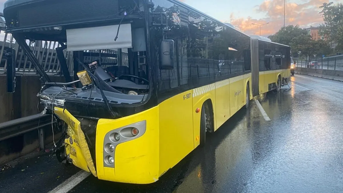Kadıköy'de İETT otobüsü kaza yaptı: Alkol testi şok etti