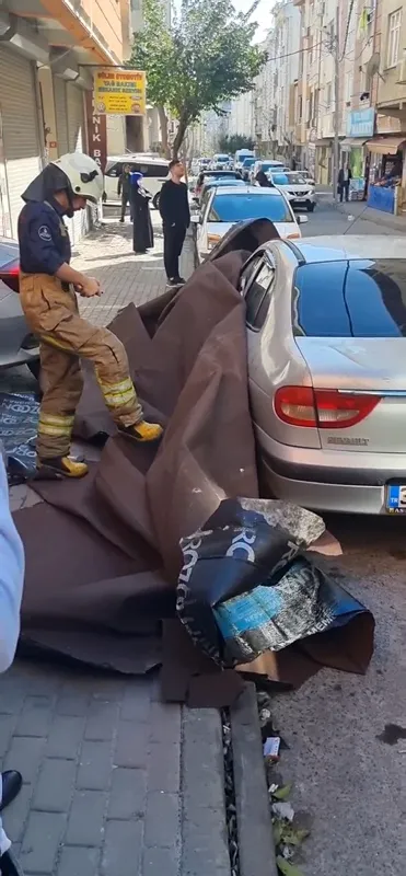 1649234736346.jpg Bağcılar'da görülmemiş olay! 4 yıl arayla aynı bina aynı araç! 'Burası herhalde sonum olacak' - 3