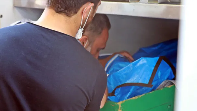 Burdur’da yürek yakan olay! Tabutunu açıp son kez bakıp öptü