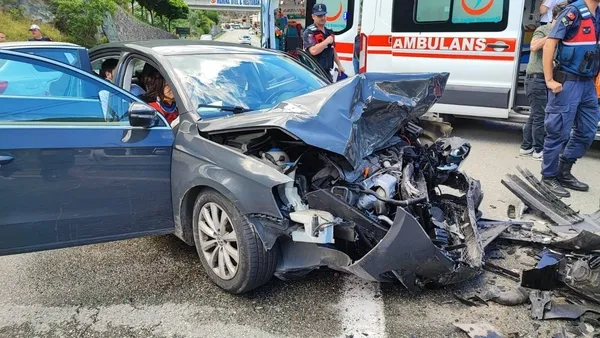 1688225403329.jpg Artvin’de bayram dönüşü feci kaza: Çok sayıda yaralı var - 3