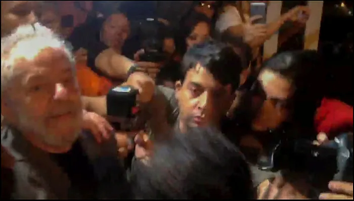 Eski Brezilya Devlet Başkanı Luiz Inacio Lula da Silva teslim oldu