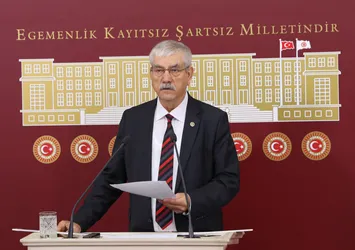 CHP'li vekil Kani Beko çıplak semazen gösterisini eleştirenlere hakaret etti