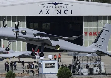 Baykar'a İtalya'dan üst düzey ziyaret! KIZILELMA’nın uçuşunu izlediler