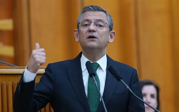 1708684422798.jpg Ekrem İmamoğlu aynaya da bakmıyor: Bunlar seçimden önce her renge boyanırlar! Yeter ki hesapları oy olsun... - 2