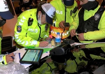 Kadıköy ve Ataşehir'de yılın ilk trafik cezaları kesildi!