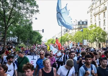 Fransa’da tartışmalı emeklilik reformu için karar verildi! Yeni emeklilik maaşı...