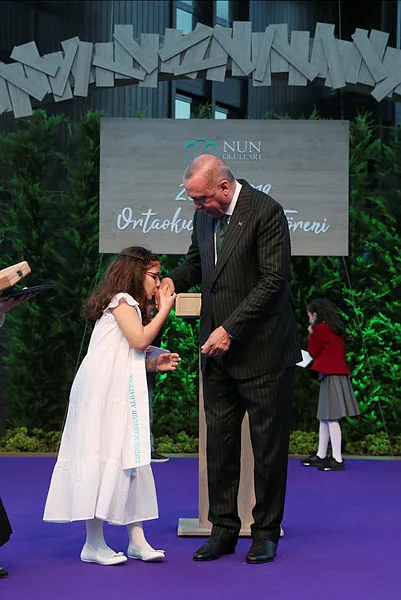 Başkan Erdoğan torunu Mahinur Albayrak’ın sevincine ortak oldu