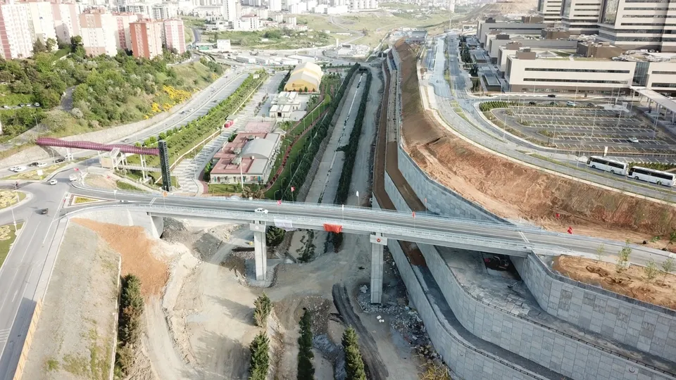 Ekrem İmamoğlu 'bütçem yok' bahanesi ile yapmamıştı! İşte Başakşehir Şehir Hastanesi Bağlantı yolları