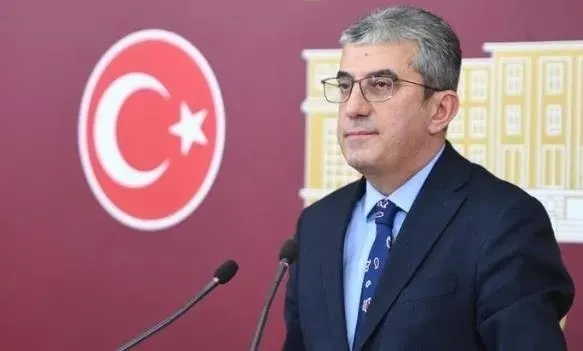 ekrem-imamoglundan-bir-skandal-daha-ozel-kalemi-kadriye-kasapogluna-vekil-araci-tahsis-etti-1709224308459.jpeg Ekrem İmamoğlu'ndan bir skandal daha! Özel kalemi Kadriye Kasapoğlu’na vekil aracı tahsis etti - 5