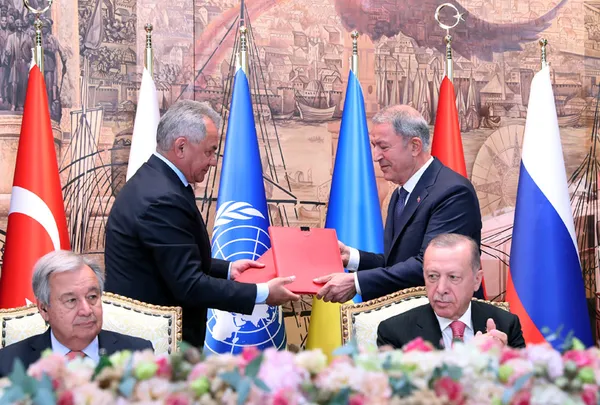 baskan-erdogan-ile-zelenskiy-arasinda-kritik-gorusme-tum-dunya-icin-kritik-oneme-sahip-1667412492397.jpg Başkan Erdoğan ile Zelenskiy arasında kritik görüşme! "Tüm dünya için kritik öneme sahip" - 5