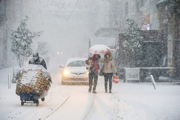 meteoroloji-yeni-hava-durumu-raporunu-yayinladi-istanbula-kar-geliyor-54-ile-kar-uyarisi-18-ocak-istanbul-anka-1642483887485.jpg Meteoroloji yeni hava durumu raporunu yayınladı! İstanbul'da beklenen kar yağışı başladı | 54 ile kar uyarısı | 18 Ocak İstanbul, Ankara hava durumu - 10