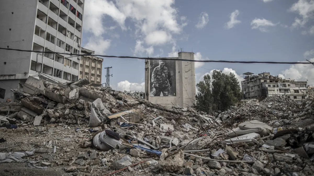 Katil İsrail'den Lübnan’da soykırım hazırlığı! Nebatiye’de taş üstünde taş kalmadı
