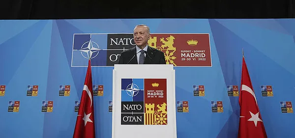 Son dakika: Başkan Erdoğan NATO Zirvesi sonrası gazetecilere konuştu! Terörle mücadele etmeleri söz konusu olabilir mi? İsveç ve Finlandiya mesajı - 5