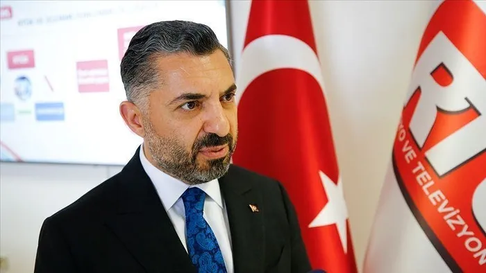 sunucu-gulbin-tosundan-skandal-ayaklanma-tehdidi-baskan-erdogani-hedef-aldi-rtuk-baskani-sahinden-sert-tepki-h-1721664790282.jpeg RTÜK Başkanı Ebubekir Şahin
