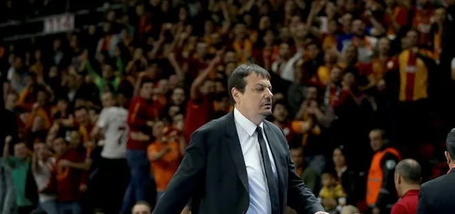 Ergin Ataman taraftara kızıp sahayı terk etti