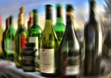 Fransa'da Kovid-19 vakaları arttı! Alkol yasağı geldi