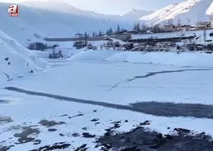 Hakkari'de Dilimli Barajı buzla kaplandı