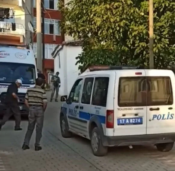 Çanakkale'de vahşet! Annesinin başına keserle vurarak öldürdü - 1