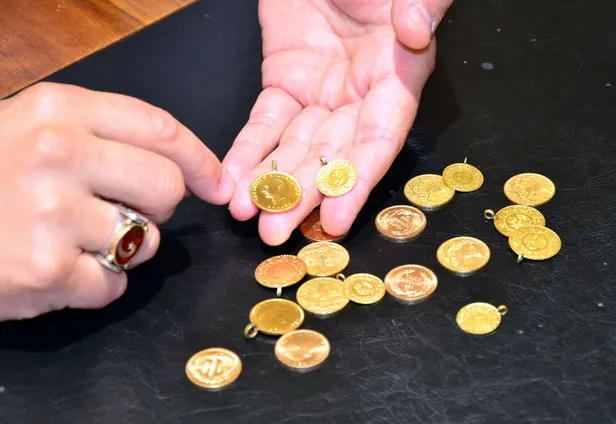 Altın yeniden yön değiştirdi! 24 Haziran gram, çeyrek, tam altın fiyatları ne kadar? Canlı altın takip ekranı!