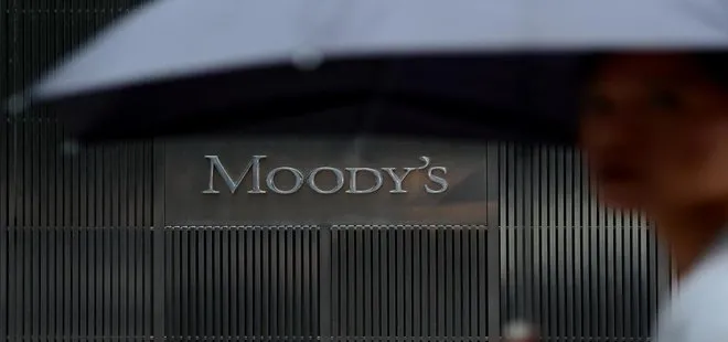 Tetikçi Moody’s yine sahnede
