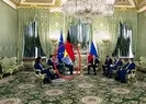 Putin ile Merkel görüşmesinde sıra dışı anlar!