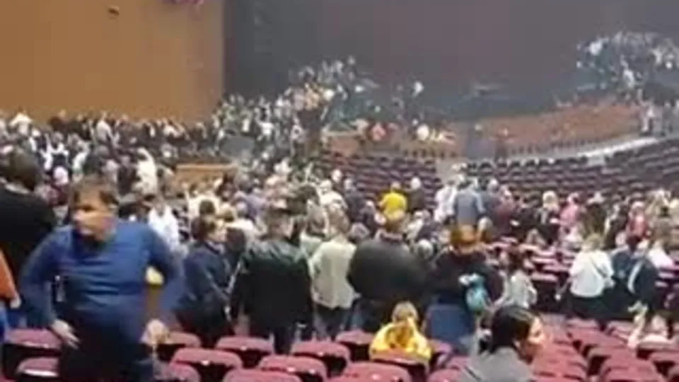 Rus basını duyurdu! Moskova’da konser salonunda silahlı saldırı