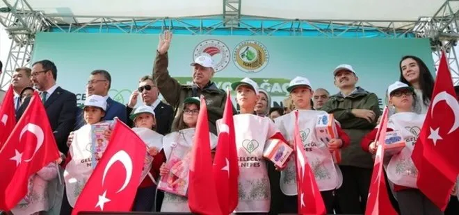 Başkan Erdoğan, çocuklarla Tohumlar fidana şarkısını söyledi