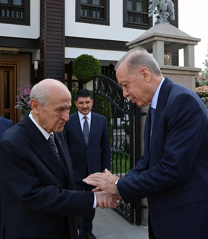baskan-erdogan-bahceli-gorusmesinin-perde-arkasi-gundem-yeni-anayasa-detaylar-a-haberde-1714415729891.jpeg Başkan Erdoğan - Bahçeli görüşmesinin perde arkası! Gündem yeni anayasa | Detaylar A Haber'de - 1
