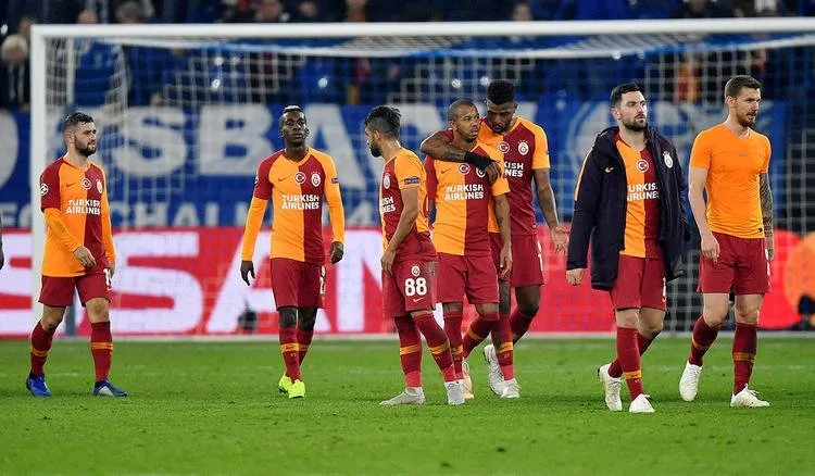 Galatasaray Da 12 Isim Sakat Ve Cezali