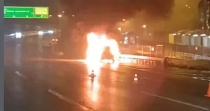 Köprüde panik anları! Otomobil cayır cayır yandı