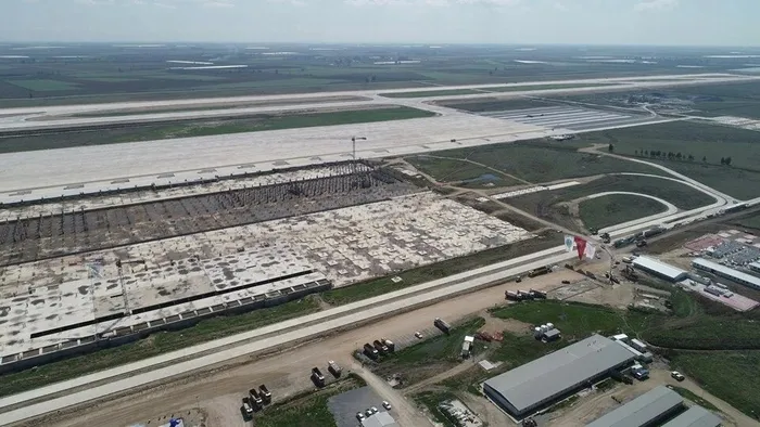 Son dakika: Başkan Erdoğan Çukurova Havalimanı’nı havadan inceledi