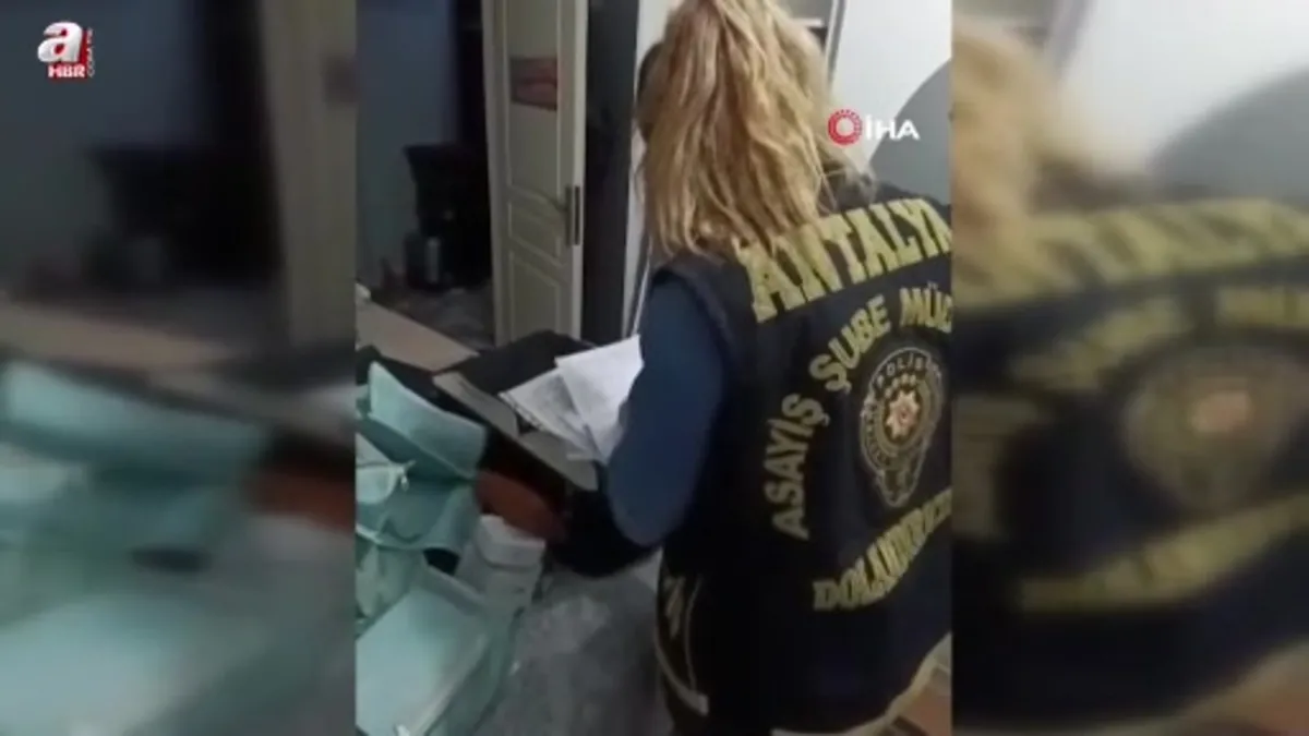 Engelli vatandaşın evini satıp parayı kız arkadaşının hesabına aktaran emlakçı yakalandı