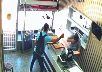 İzini kaybettirdi! Biber gazlı soygun