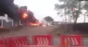 Yıldırımın isabet ettiği uçak düştü