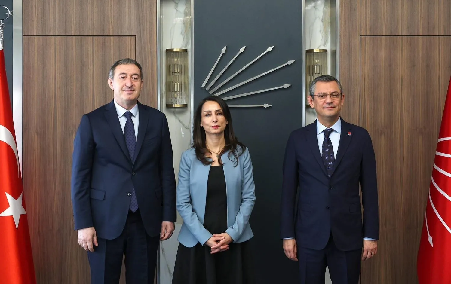 Kandil'den talimat geldi CHP toplantıyı erteledi! Kent uzlaşısı altında PKK'nın partisine belediye verecekler: Milliyetçi olmayan isimleri istiyoruz