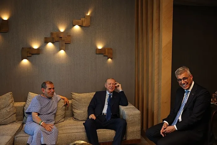 galatasaray-baskani-dursun-ozbekten-baskan-erdogana-tesekkur-1751746123492.jpeg (Foto: AA)