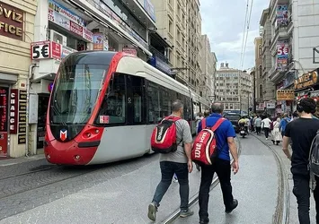 Kabataş-Bağcılar tramvay hattında arıza! Raylarda hasar oluştu seferler aksadı
