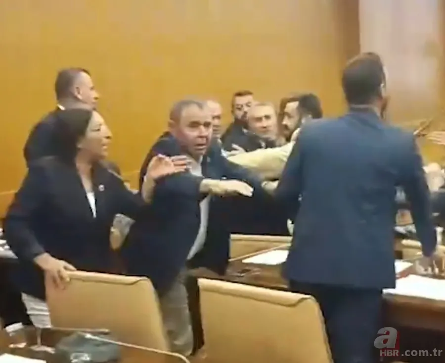 “Beni alabilecek kapasiten yok” dedi! CHP’liler birbirine girdi: Yumruk ve tehditler havada uçuştu 1
