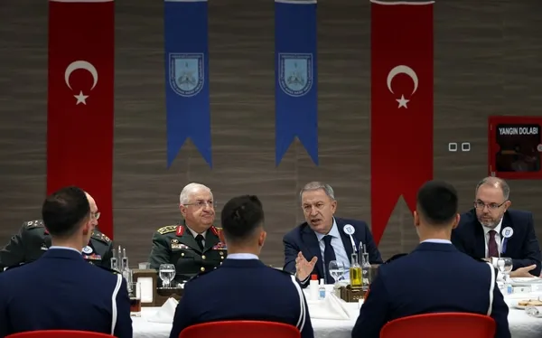 milli-savunma-bakani-hulusi-akardan-yunanistan-mesaji-deniz-ve-hava-kuvvetlerimiz-acik-sekilde-talimatlandiril-1664980270328.jpg Milli Savunma Bakanı Hulusi Akar'dan Yunanistan mesajı: Deniz ve Hava Kuvvetlerimiz açık şekilde talimatlandırıldı - 9