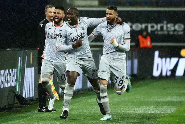 Başakşehir avantajlı dönüyor! Gent 1-1 Başakşehir MAÇ SONUCU